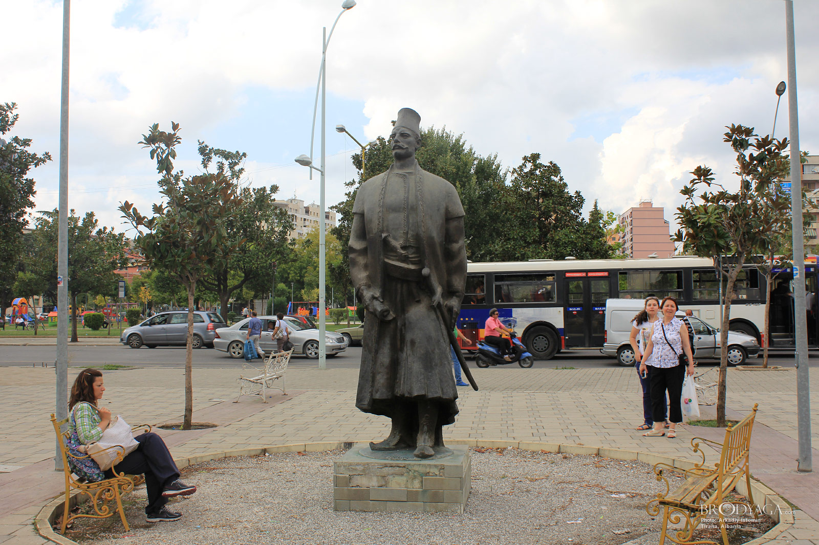 Statue of Sulejman Pasha Bargjini, Tirana